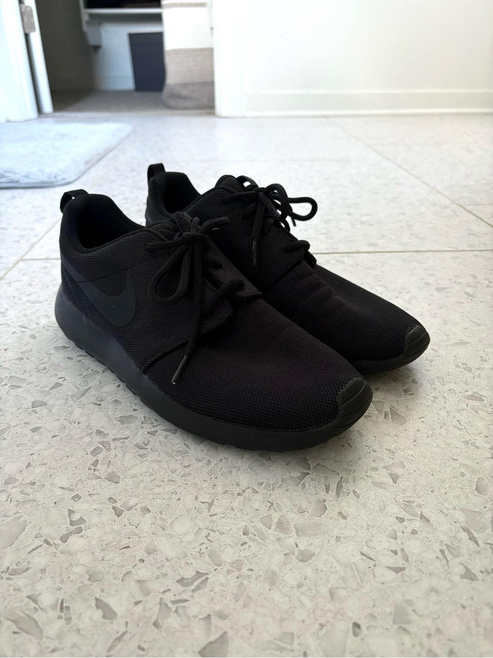 Nike Women’s All-Black Roshe Shoes